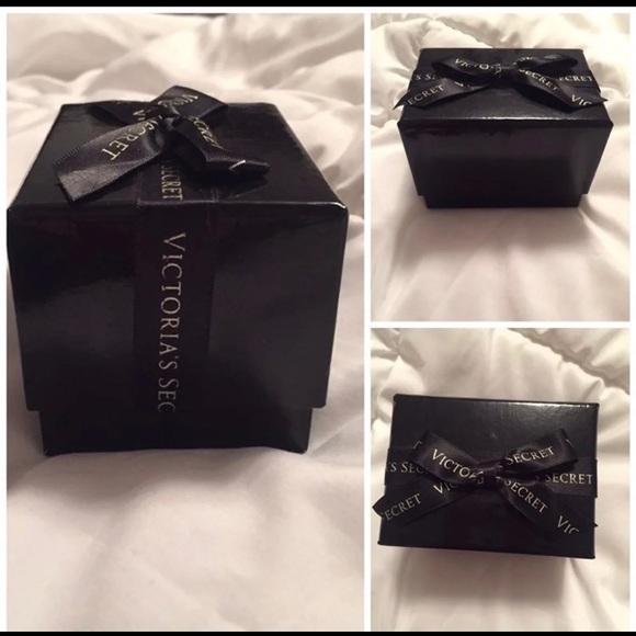 VICTORIA SECRET GOLD CUFF BRACELET - Picture 6 of 6